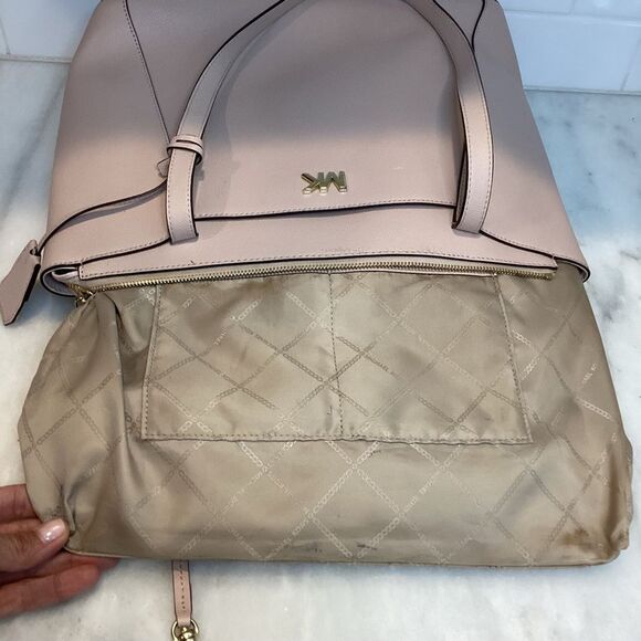 Michael Kors Maddie Medium Crossgrain Leather Tote Bag - Picture 14 of 16